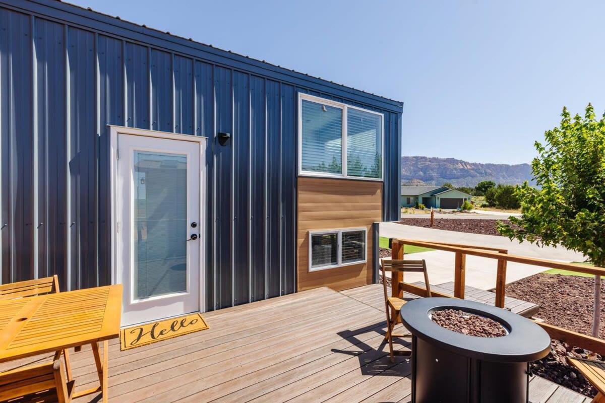 Modern Home With Private Hot Tub Apple Valley Kültér fotó